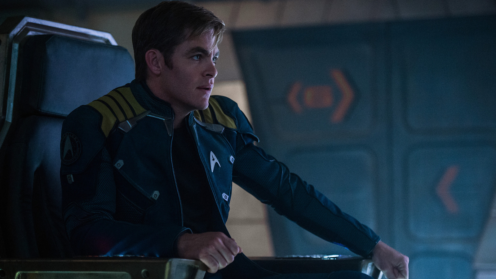 chris pine in star trek