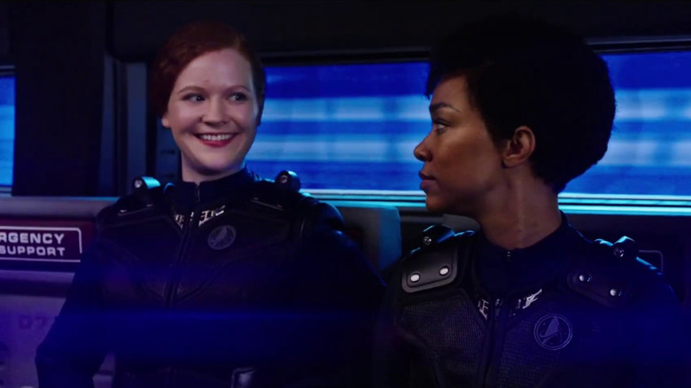 Sylvia Tilly (Mary Wiseman) and Michael Burnham (Sonequa Martin-Green) in Star Trek: Discovery