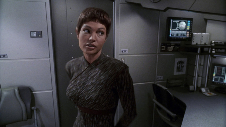T'Pol in the quartermen of Captain Archer in Star Trek: Enterprise