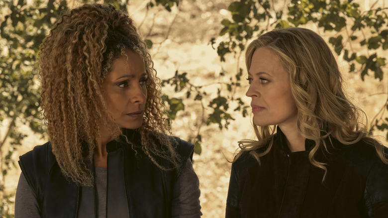 Michelle Hurd and Jeri Ryan in Star Trek: Picard Season 2