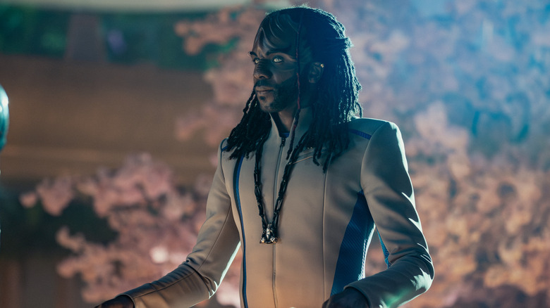 Jay-Den at the debate podium on Star Trek: Starfleet Academy