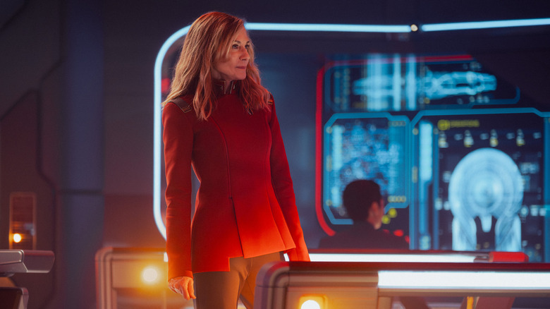 Holly Hunter as Nahla Ake standing on a command deck on Star Trek: Starfleet Academy