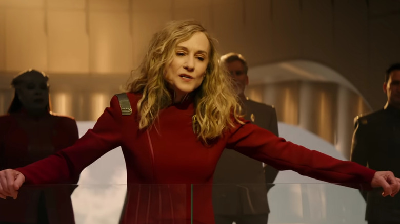 Holly Hunter's Nahla Ake leaning on a bannister on Star Trek: Starfleet Academy