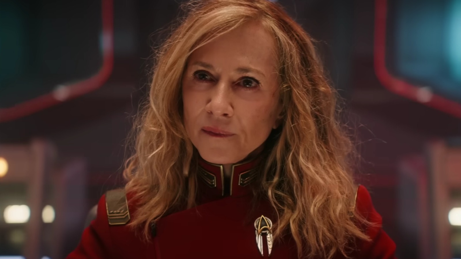 Star Trek: Starfleet Academy Star Holly Hunter Reveals Why Chancellor Ake Always Sits Like That [Exclusive]