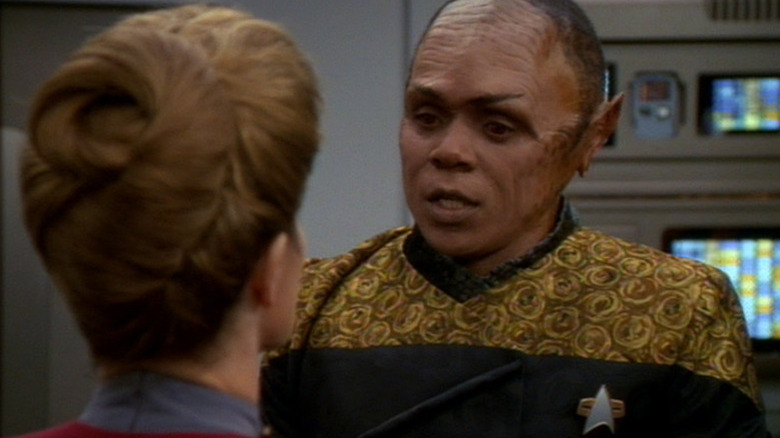 Tuvix talking to Janeway in sickbay on Star Trek: Voyager