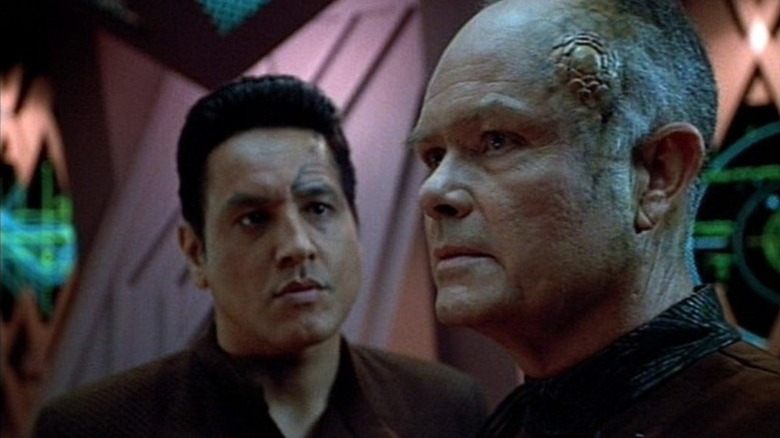 Chakotay talking to Annorax on Star Trek: Voyager
