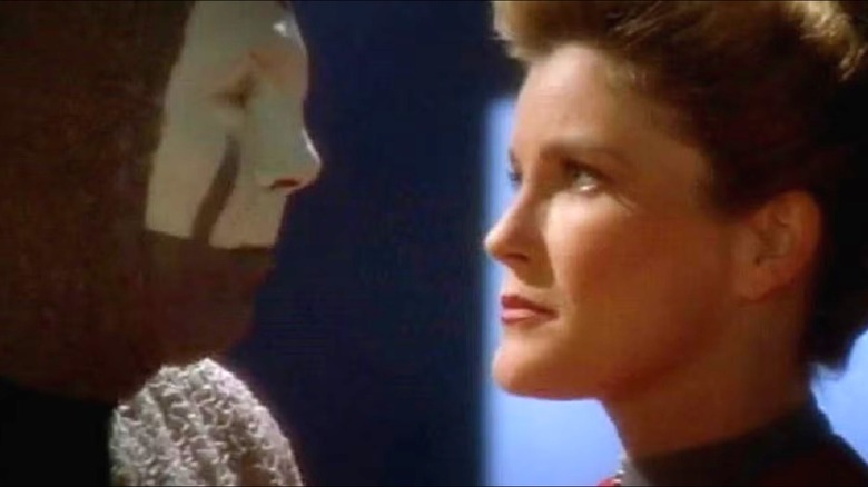 The clown and Captain Janeway faces Star Trik: Voyager.