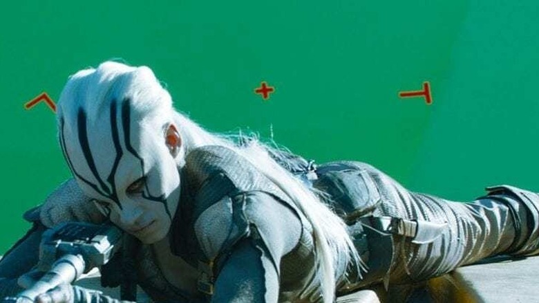 Star Trek Beyond Jaylah takes aim