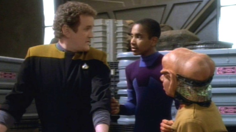 O'Brien talks to Jake and NOG in the shipping Gulf on Star Trek: Deep Space Nine