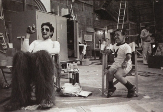 Vintage behind the scenes photo: Peter Mayhew and Kenny Baker on the set of The Empire Strikes Back