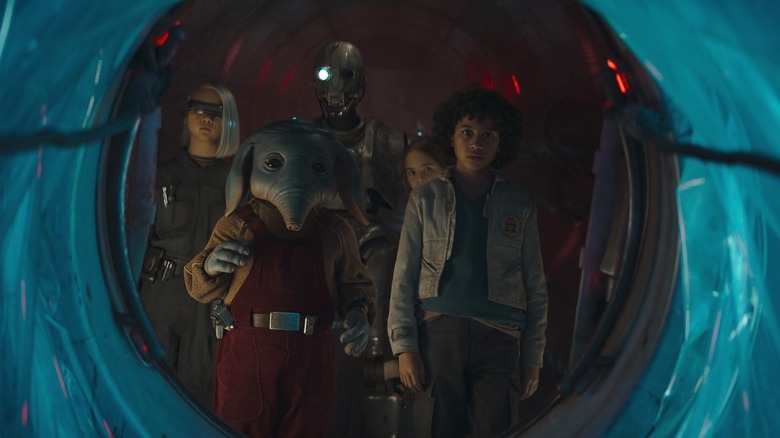 Neel, Wim, KB, Fern, and SM 33 staring down a corridor in Star Wars: Skeleton Crew