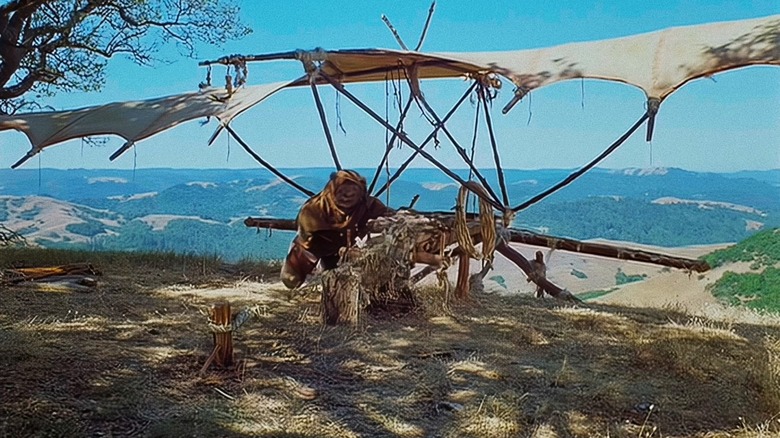 Caravan of Courage: An Ewok Adventure, glider