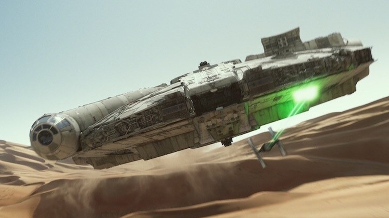 Millennium Falcon escapes from Jaco in Star War: The Force Awakens