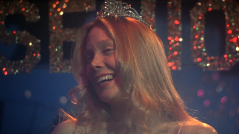 Carrie prom queen sissy spacek