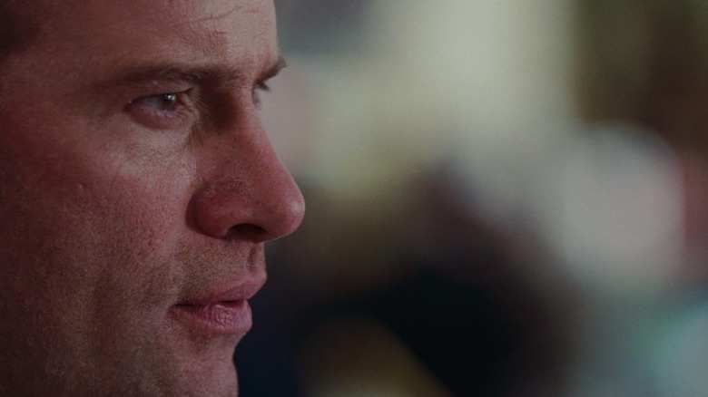 Thomas Jane as David Drayton looking concerned in The Mist (2007)