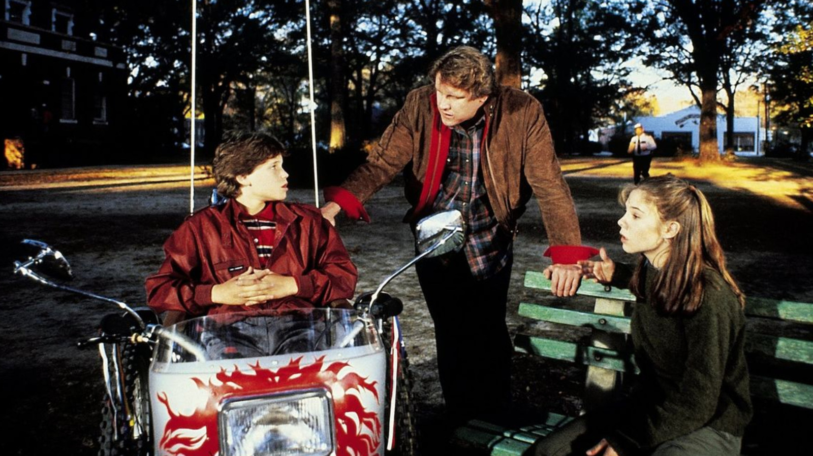 O filme de lobisomem assustador (e subestimado) de Stephen King está transmitindo de graça