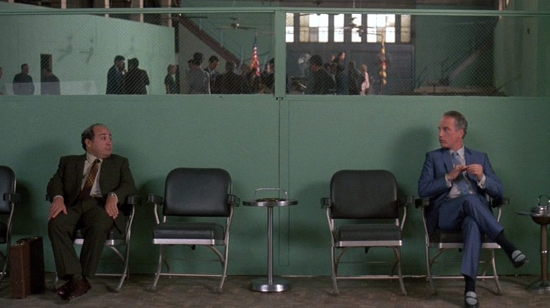 Danny DeVito and Richard Dreyfuss as Ernest Tilley and BB Babowsky sitting far apart in Tin Men