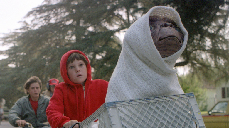 E.T. Extra-Terrestrial bike scene