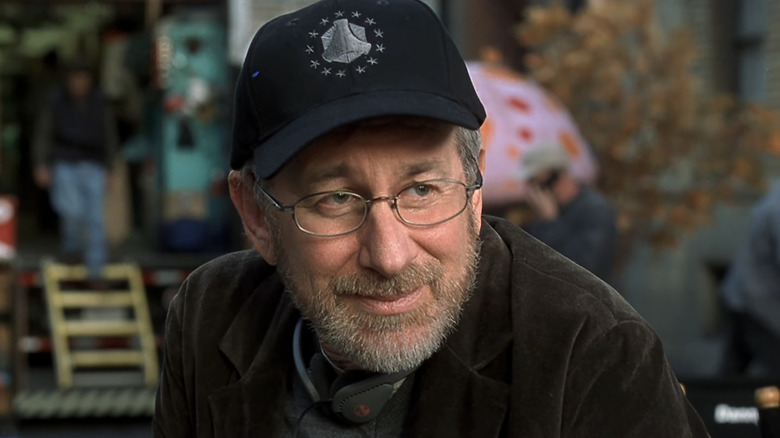 Steven Spielberg wearing a baseball cap in Austin Powers in Goldmember