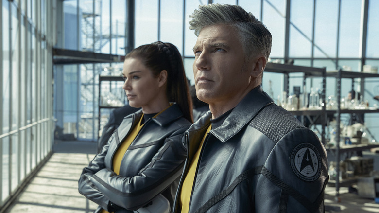 Rebecca Romijn and Anson Mount in Star Trek: Strange New Worlds