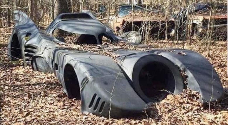 Batman - Batmobile Shell