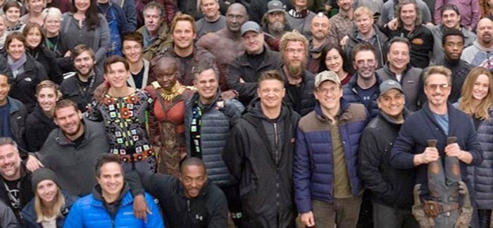 Avengers Cast and Crew Final Battle Set Photo