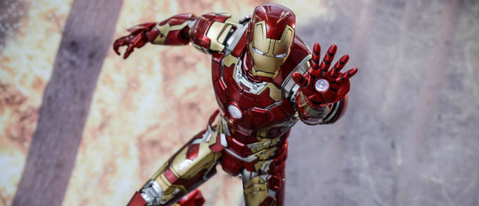 Hot Toys Iron Man ultron header 1