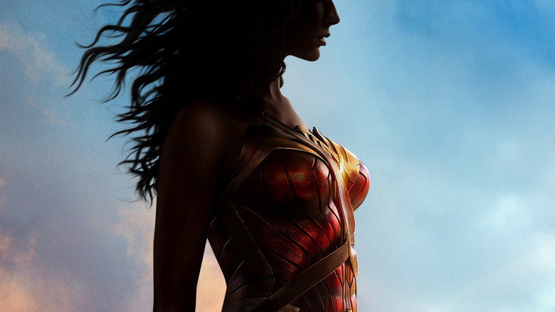 Een zijprofiel van Gal Gadot als Wonder Woman op de Wonder Woman-poster
