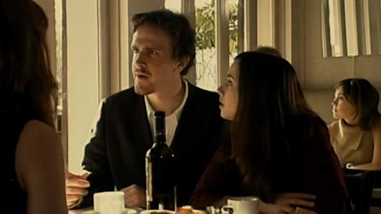 Jason will get in the role of Jason and Linda Cardilini as Linda at dinner and looks shocked in Lollinov