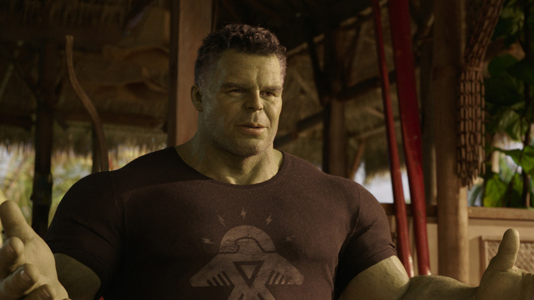Mark Ruffalo's Hulk wearing a black T-shirt on She-Hulk: Attorney at Law