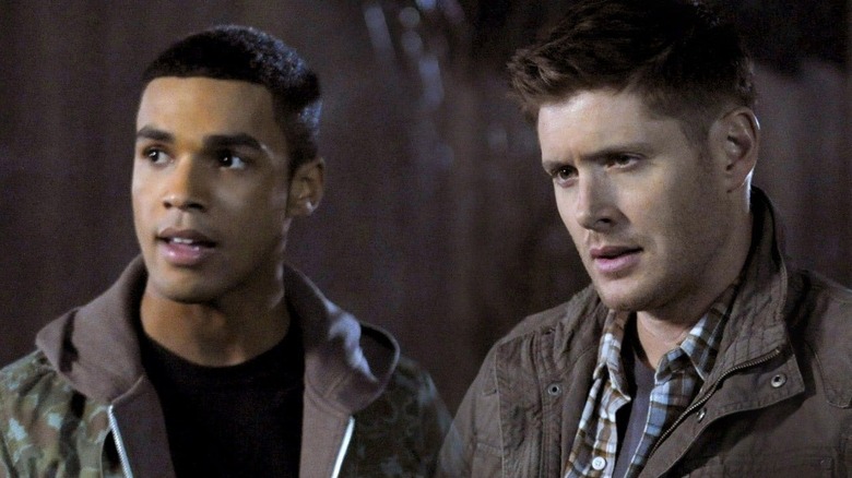 Ennis Ross standing next to Dean Winchester on Supernatural