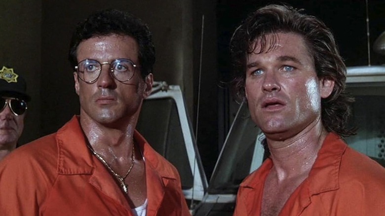 Sylvester Stallone as Ray Tango and Kurt Russell as Gabe Cash prepare to go to prison in Tango & Cash