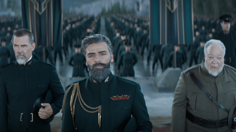 (L-r) JOSH BROLIN as Gurney Halleck, OSCAR ISAAC as Duke Leto Atreides and STEPHEN MCKINLEY HENDERSON as Thufir Hawat in Warner Bros. Pictures' and Legendary Pictures' action adventure "DUNE," a Warner Bros. Pictures release.