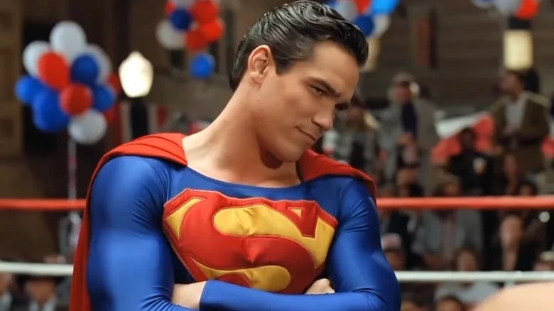 Dean Cain's Superman folding his arms in Lois & Clark: The New Adventures of Superman