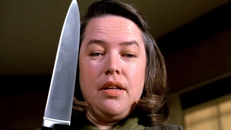 Kathy Bates' Annie Wilkes holding a knife in Misery