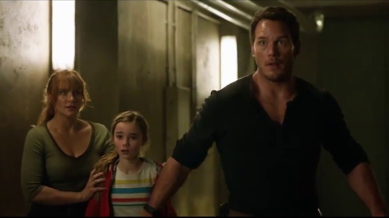 Jurassic World Fallen Kingdom claire maisie and owen in corridor