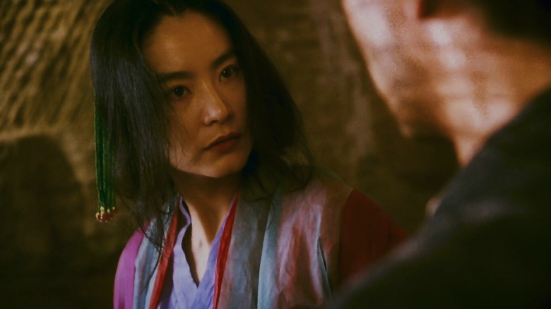 Maggie Cheung as the Woman looking at a man in Ashes of Time