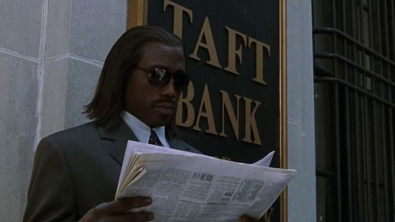 Wesley Snipes as Sheridan, looking inconspicuous in U.S. Marshals