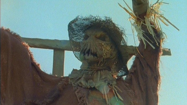 A scarecrow hangs in the sun in Goosebumps (1995)