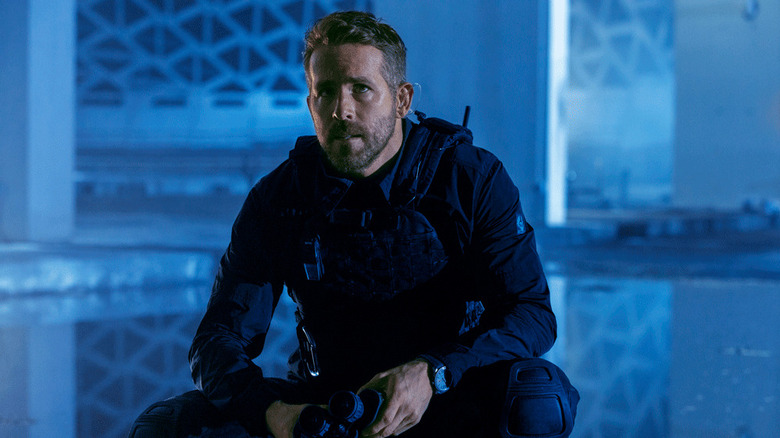 Ryan Reynolds in military gear