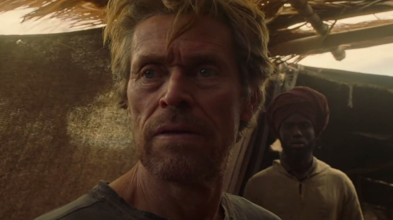 Willem Dafoe in desert