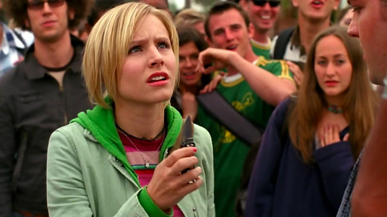 Veronica cuts down Wallace in the series pilot