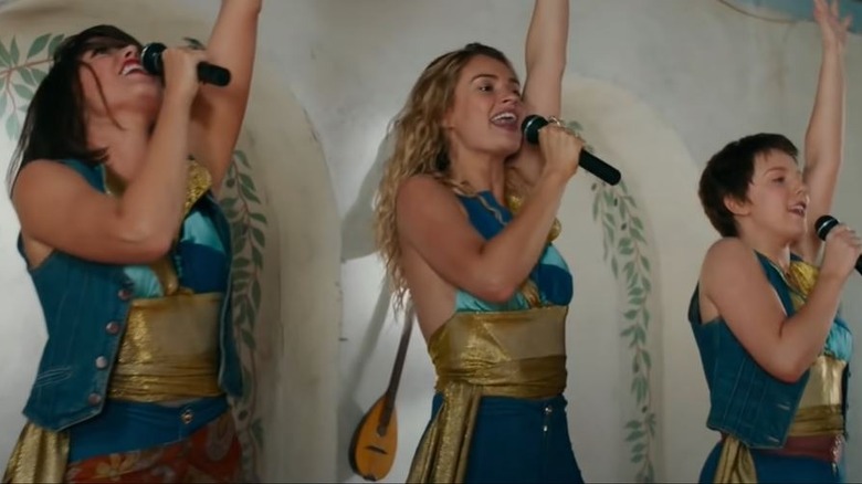 Donna sings with her friends