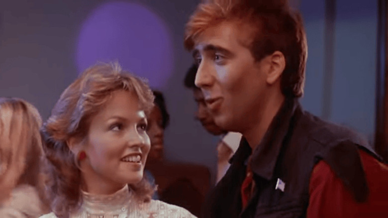 Julie (Deborah Foreman) and Randy (Nicolas Cage) flirting in Valley Girl