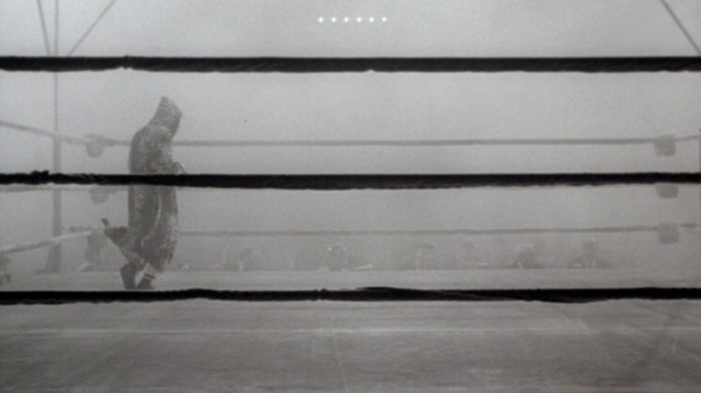 Jake La Motta (Robert De Niro) preps in the ring in Raging Bull