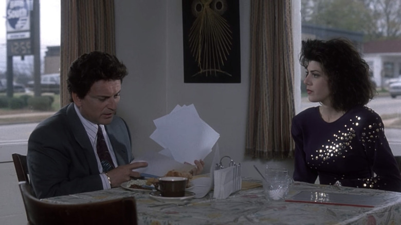 Vinny (Joe Pesci) and Mona Lisa (Marisa Tomei) go over the case in My Cousin Vinny