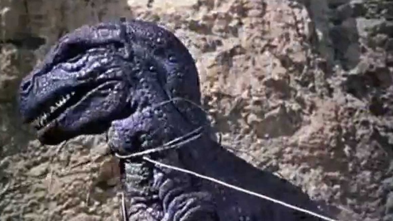 The Valley of Gwangi Allosaurus getting lassoed