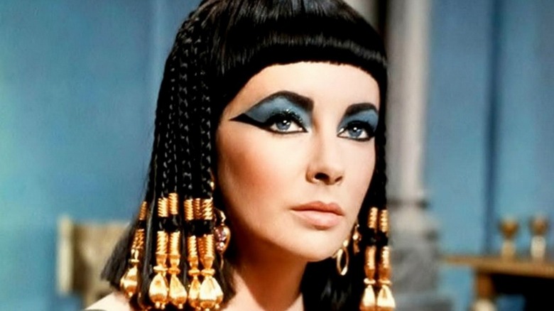 Elizabeth Taylor Cleopatra blue eye shadow