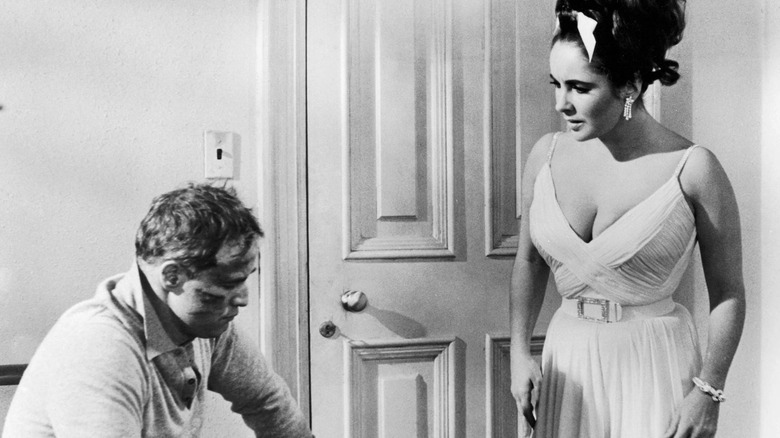 Elizabeth Taylor argues with Marlon Brando