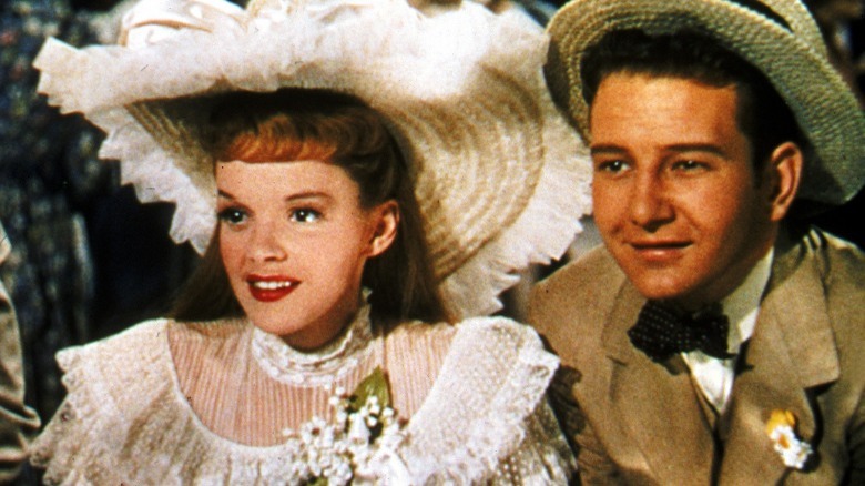 judy garland smiling brightly